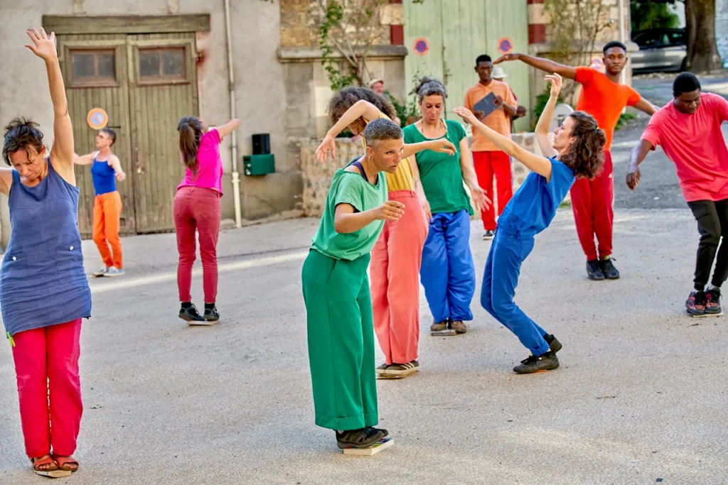 Action pédagogique - ateliers et performance dansée sur le thème des livres - 2024