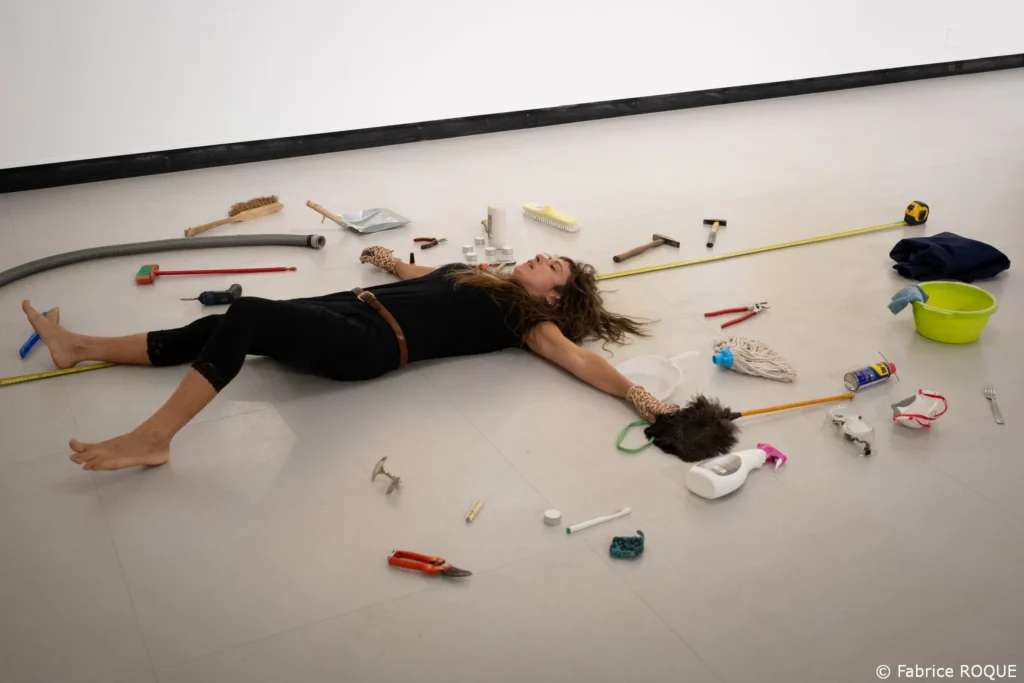 Ysaline Bouët - collecti Petites Foul&es - Compagnie Empartance - Performance Disgrâce au MUC - Villefranche de Rouergue - 2024