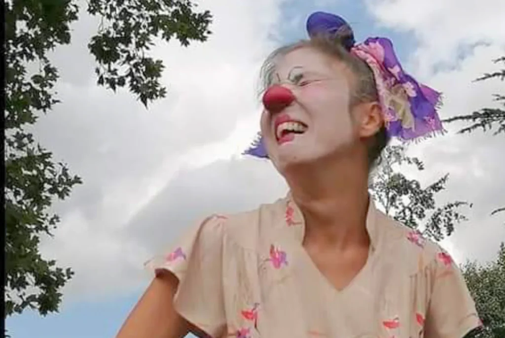 spectacle clown Chachacha Antoinette pleure
