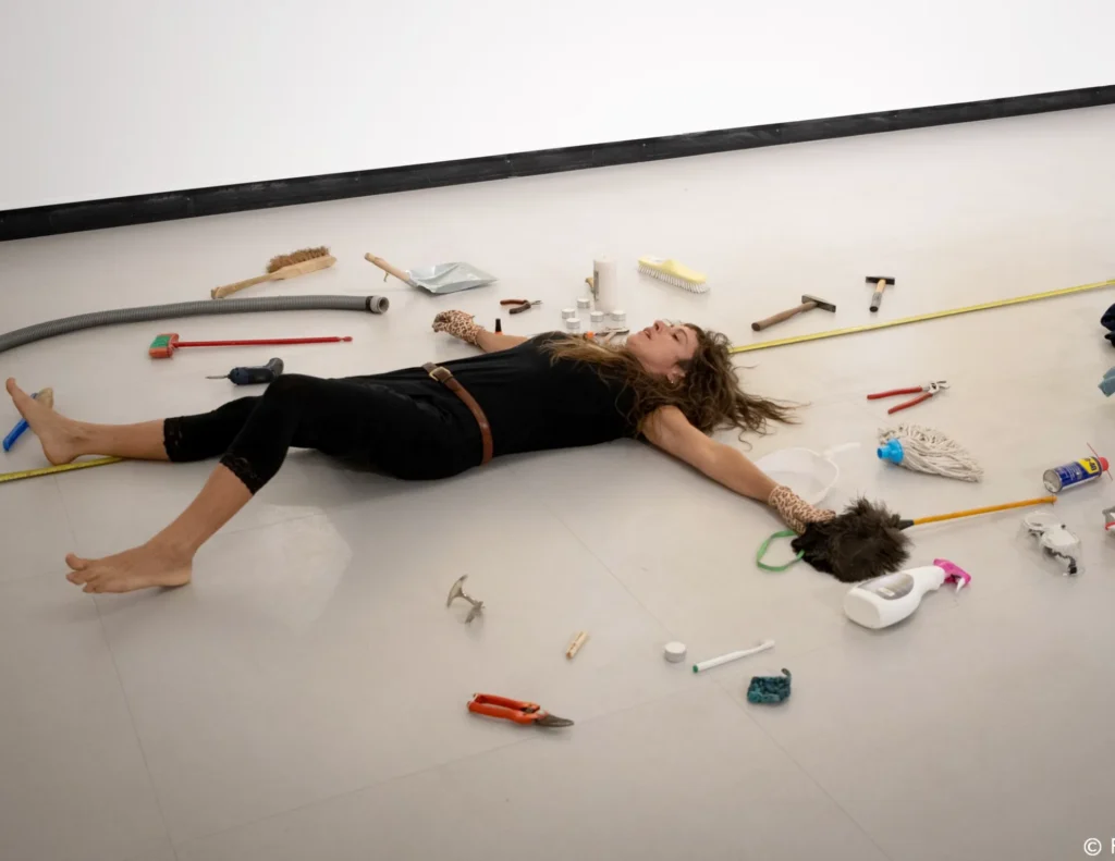 performance Disgrâce au MUC 2023